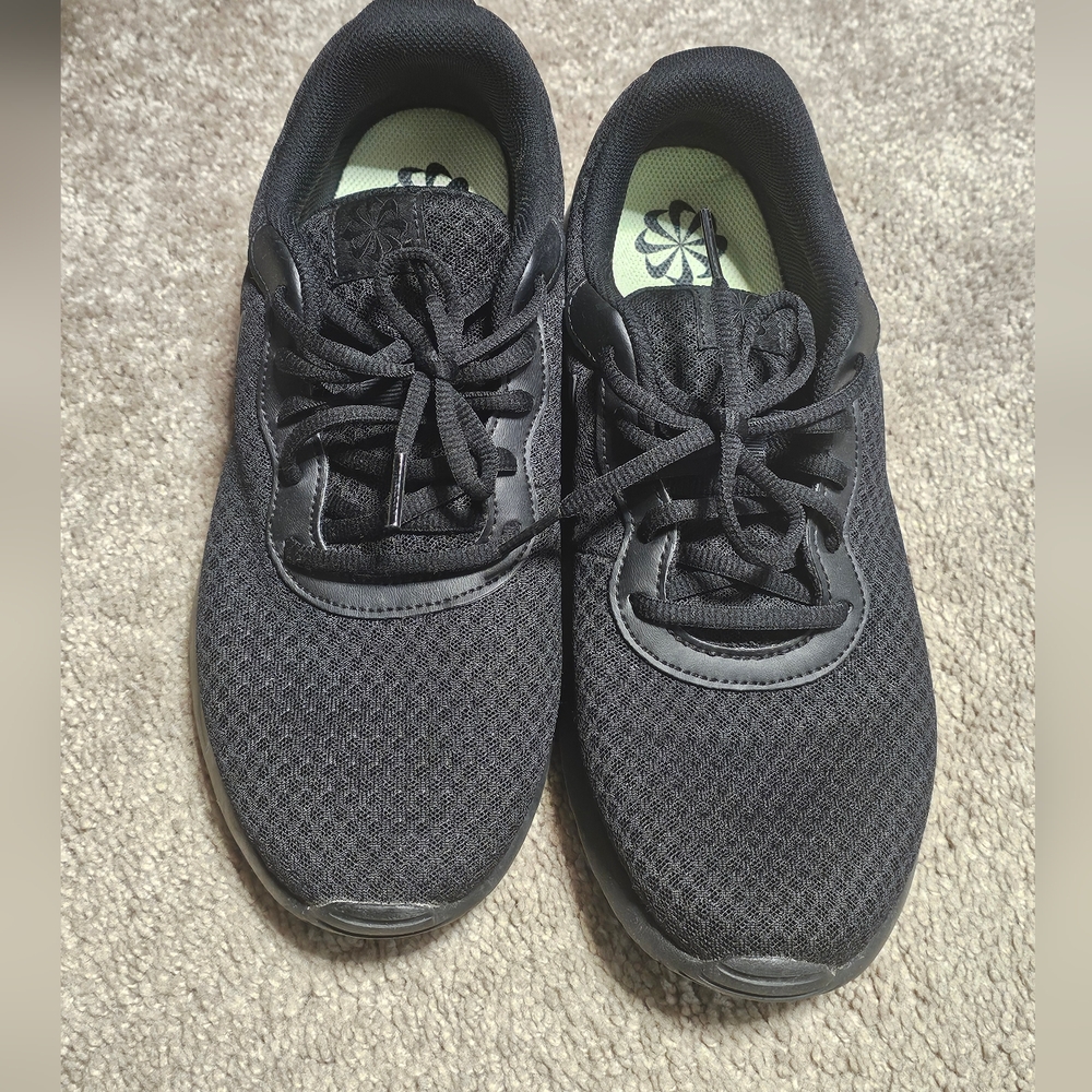 Women's Black Athletic Shoes